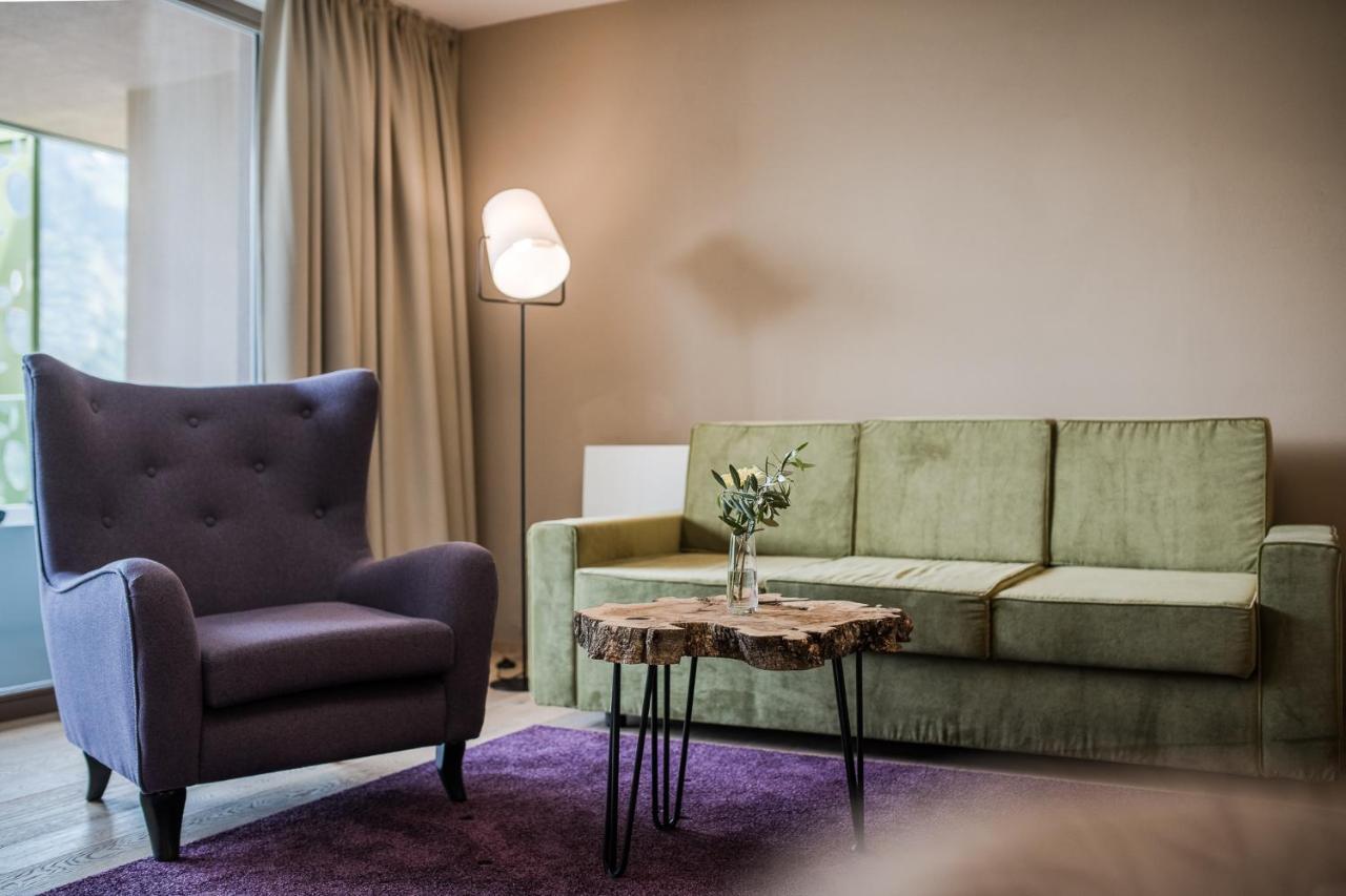Oliven- & Genusshotel Hirzer Schenna Bagian luar foto
