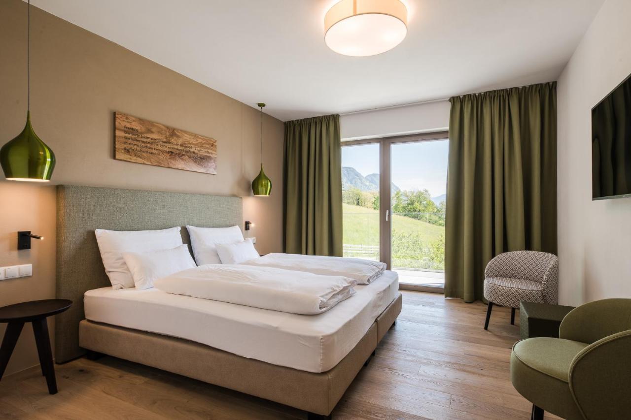 Oliven- & Genusshotel Hirzer Schenna Bagian luar foto