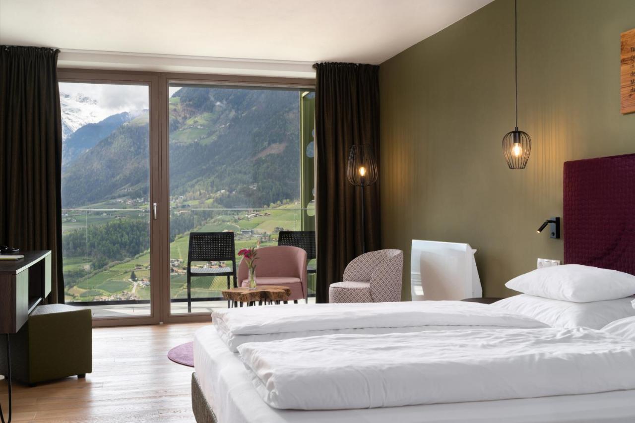 Oliven- & Genusshotel Hirzer Schenna Bagian luar foto