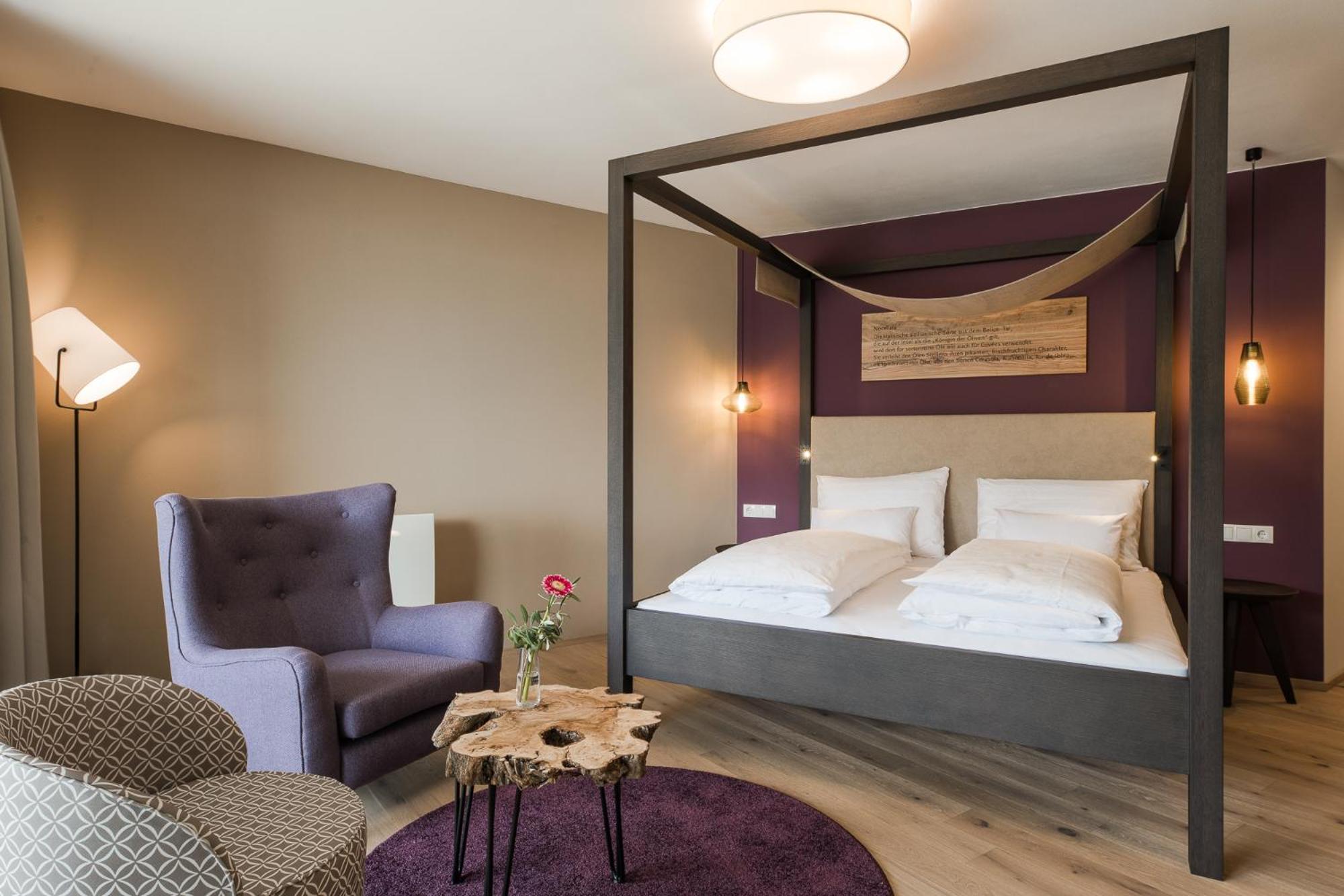 Oliven- & Genusshotel Hirzer Schenna Ruang foto