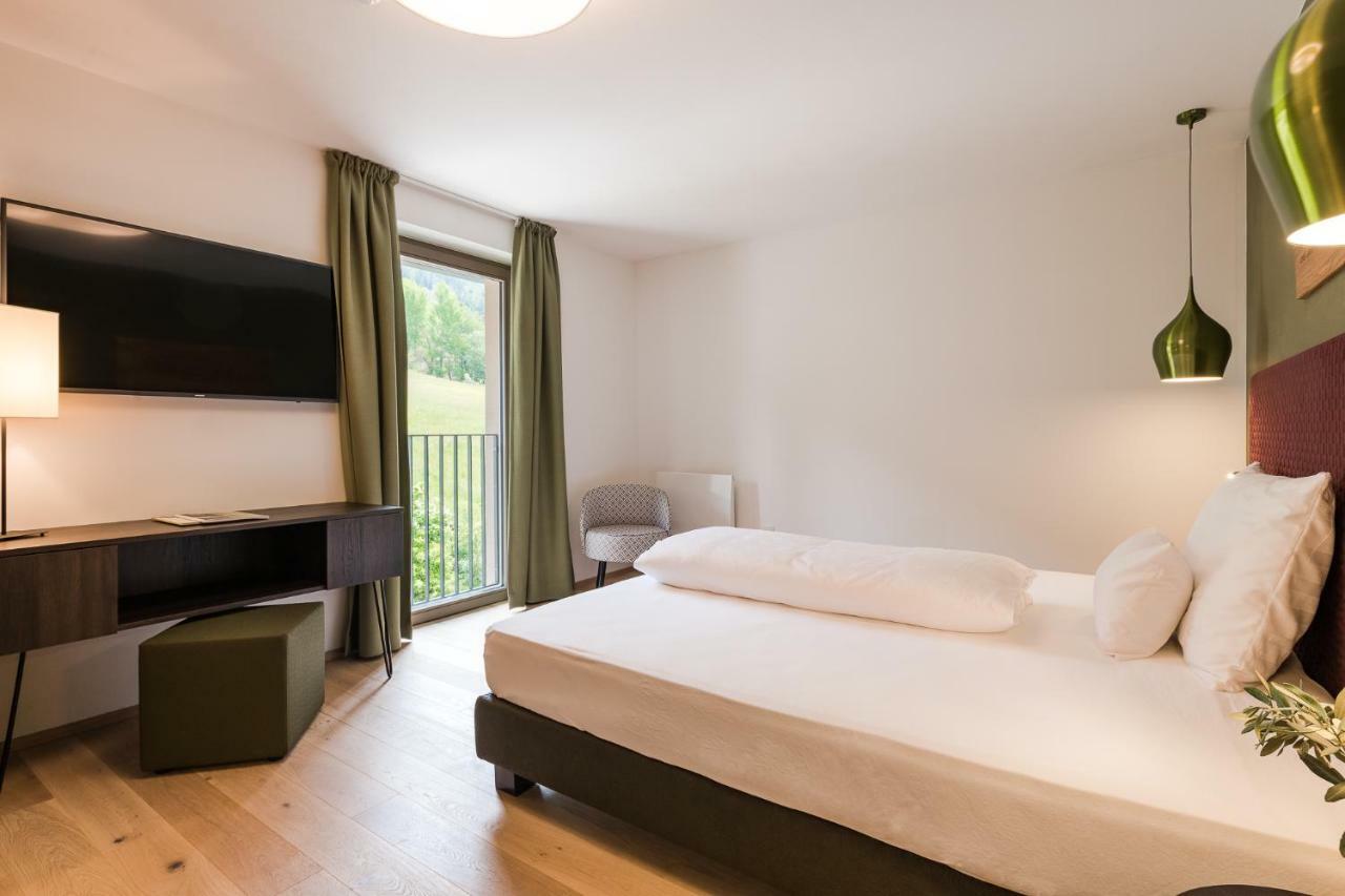 Oliven- & Genusshotel Hirzer Schenna Bagian luar foto