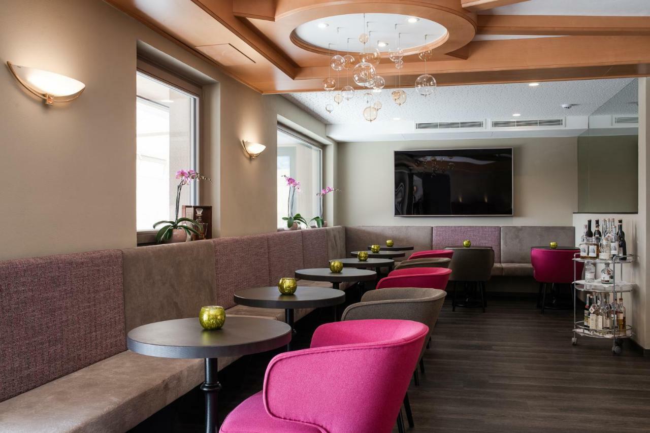 Oliven- & Genusshotel Hirzer Schenna Bagian luar foto