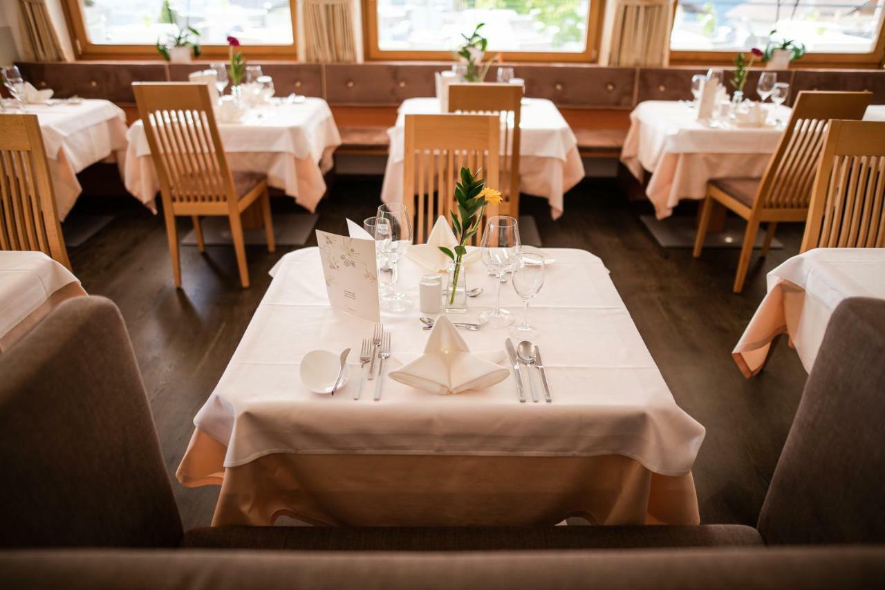 Oliven- & Genusshotel Hirzer Schenna Bagian luar foto