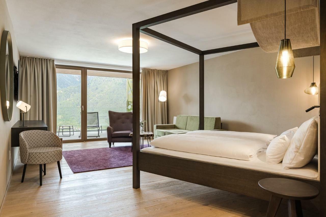 Oliven- & Genusshotel Hirzer Schenna Bagian luar foto